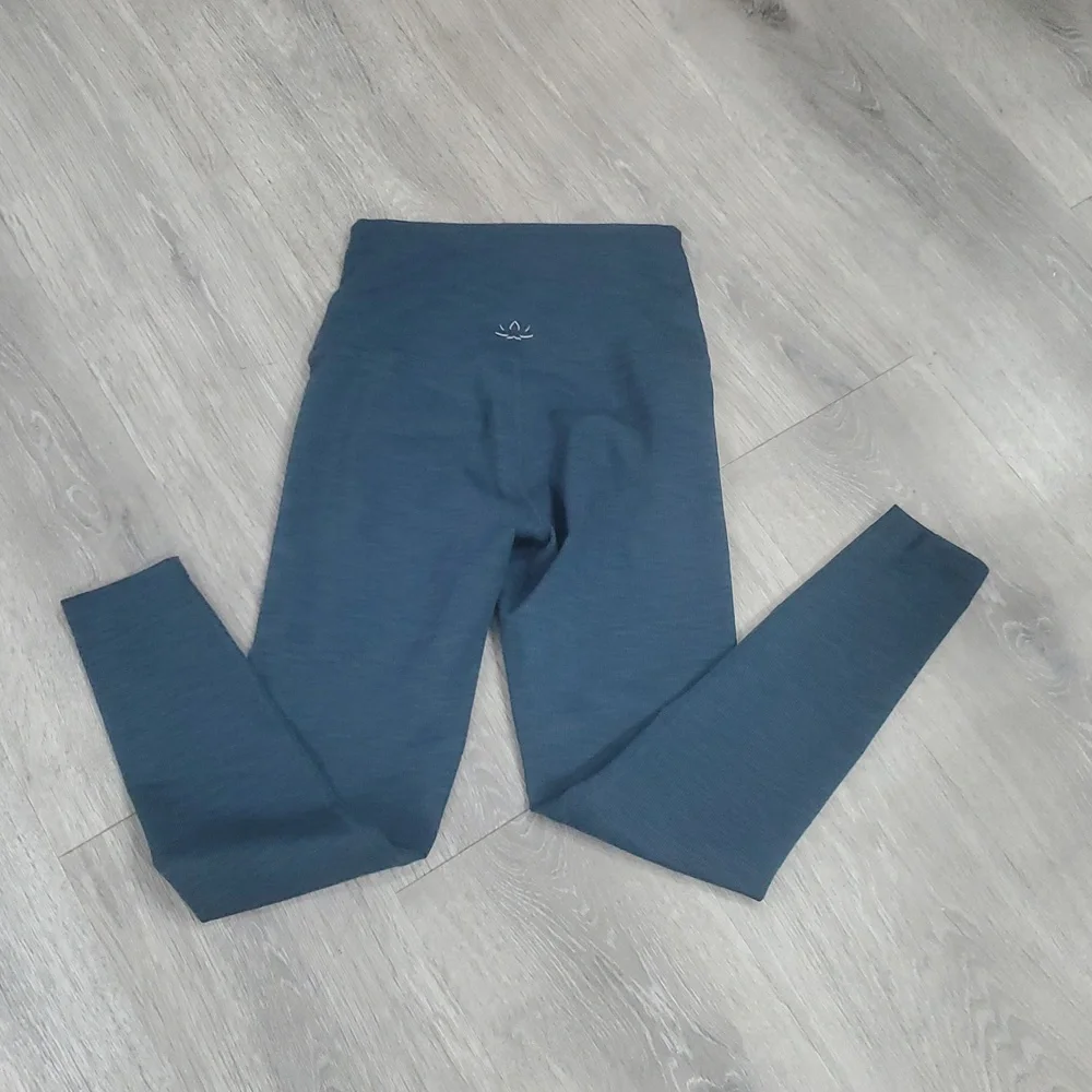 Beyond Yoga High Rise Ribbed Leggings In Blue Horizon Heather Size Xs - Picture 6 of 8